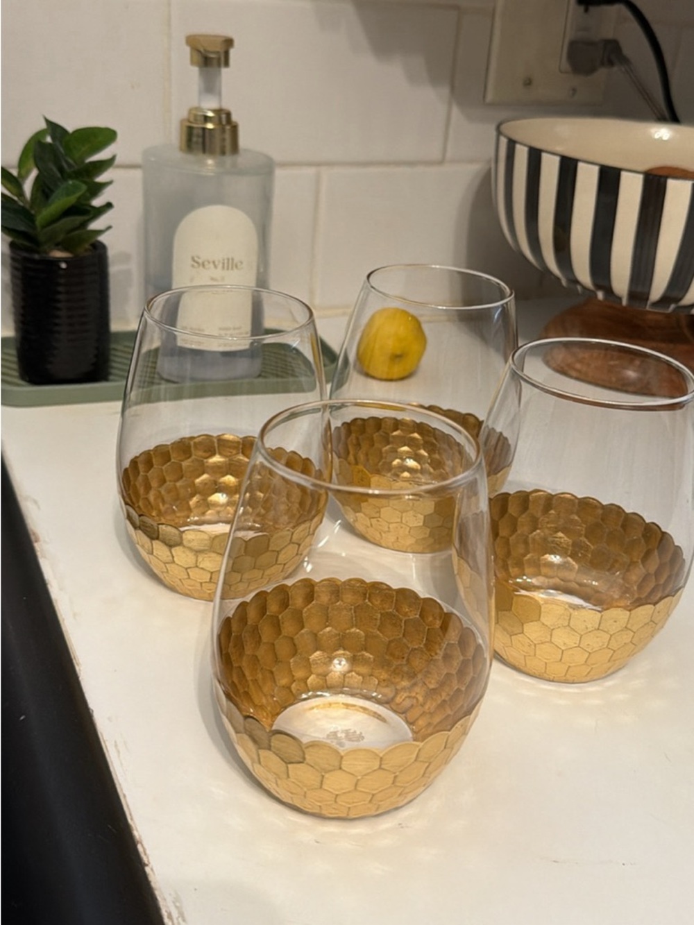 Gold Honeycomb Stemless Wine Glasses - Set of 4